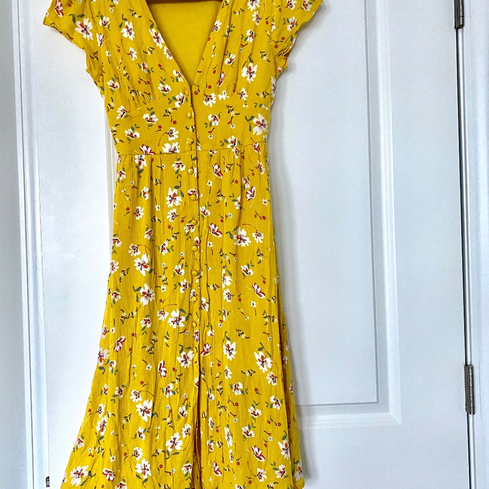 Beautiful yellow floral summer dress